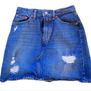 Levi's distressed jean skirt size 28